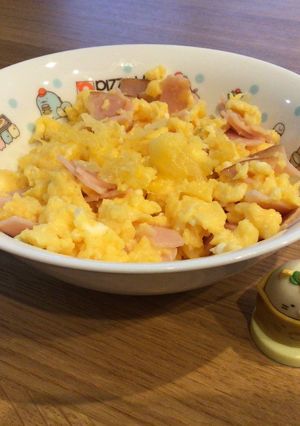 チーズ入り美味しいスクランブルエッグ　-レシピのメイン写真