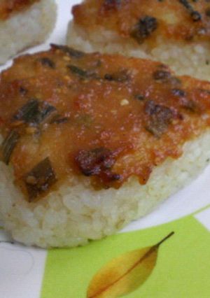 余ったご飯で♪ネギみそ焼きおにぎり-レシピのメイン写真