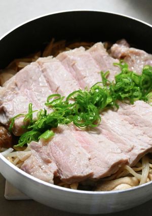 フライパンで塩麹蒸し豚-レシピのメイン写真