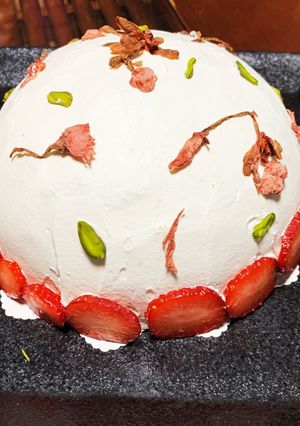 シートの端切で！ピスタチオと桜のズコット-レシピのメイン写真
