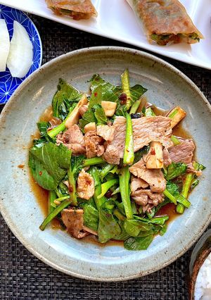 小松菜と豚肉のピリ辛ニンニク醤油-レシピのメイン写真