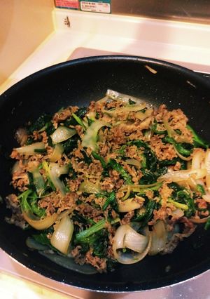 牛肉とほうれん草と玉ねぎの炒め物-レシピのメイン写真