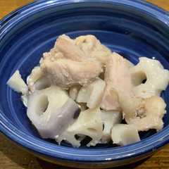 รูปของ ほっこり優しい蓮根と鶏肉の煮物