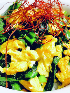 ニラと玉子だけの/ピリ辛・ニラ玉丼-レシピのメイン写真