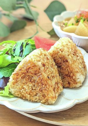 【美味♪簡単】おかかチーズ焼きおにぎり-レシピのメイン写真