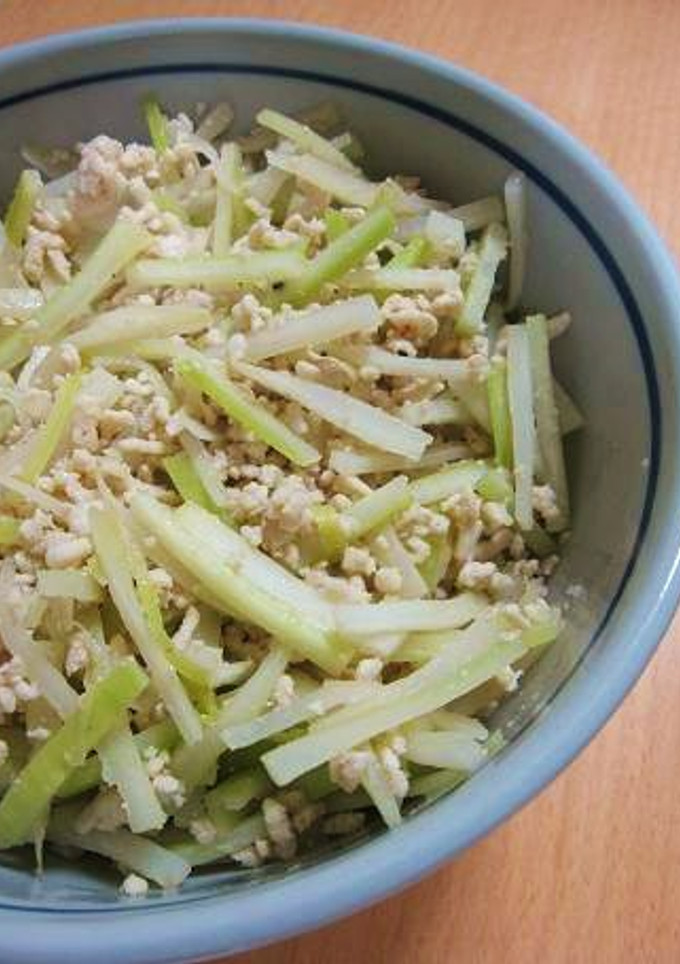 大根の皮と鶏ひき肉のにんにく塩炒め-レシピのメイン写真
