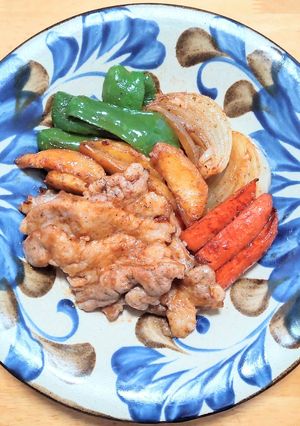 豚バラ肉とフライドポテトのケチャップ炒め-レシピのメイン写真