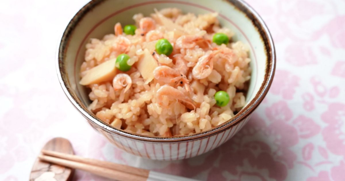 たけのこと桜エビと新玉ねぎの炊き込みご飯 by ジャカランダ