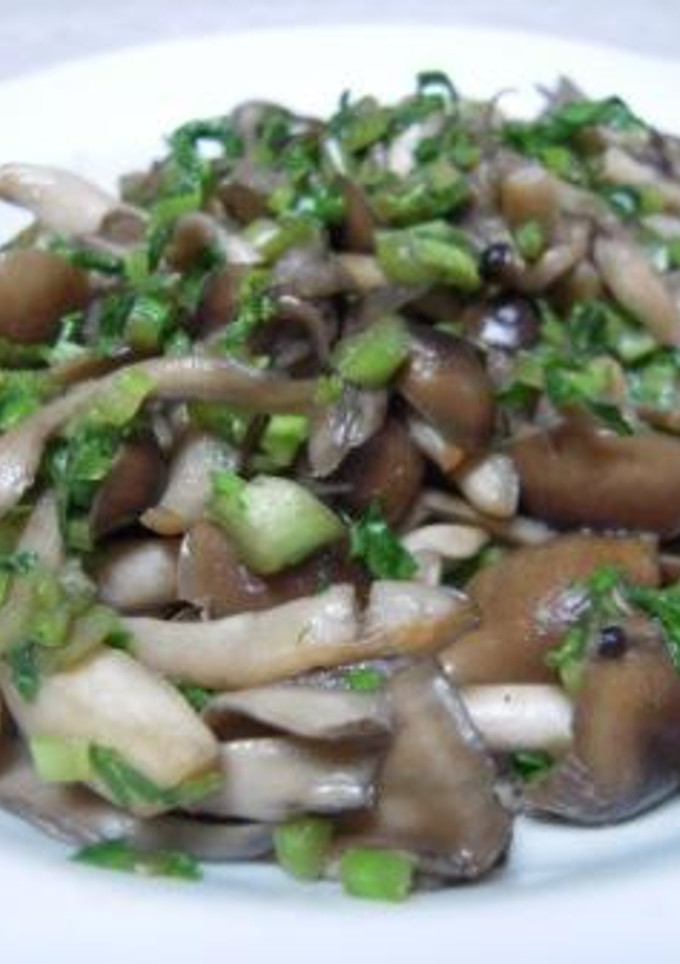 超簡単！！きのこと大根の葉っぱの炒め物♪-レシピのメイン写真