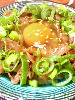 ひと工夫加えて!ネギたま牛丼!!-レシピのメイン写真
