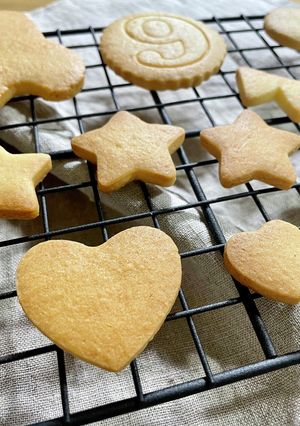 型抜きクッキー 甘さ控えめアイシングに♪-レシピのメイン写真