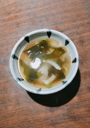 ワカメとレタスと玉ねぎのめんつゆスープ-レシピのメイン写真
