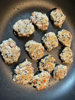 離乳食♡〜鶏ひき肉豆腐ひじきハンバーグ〜-レシピのメイン写真