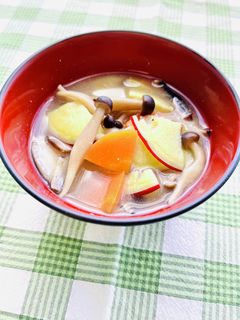煮干しを使ったさつまいもの味噌汁-レシピのメイン写真