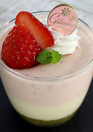 お手軽♡ひな祭りに 三色レアチーズプリン-レシピのメイン写真