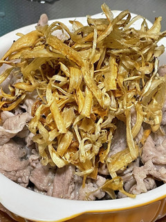 豚肉炒めのごぼうチップス乗せ-レシピのメイン写真