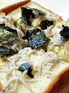 ごま油香るしらす海苔チーズトースト-レシピのメイン写真
