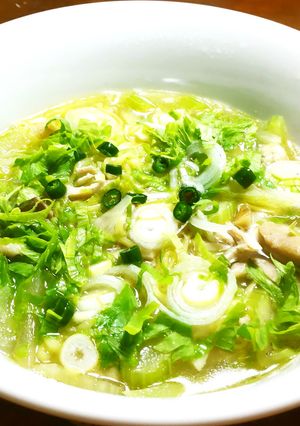 セロリと蒸し鶏の煮込みそば　発酵玉葱-レシピのメイン写真