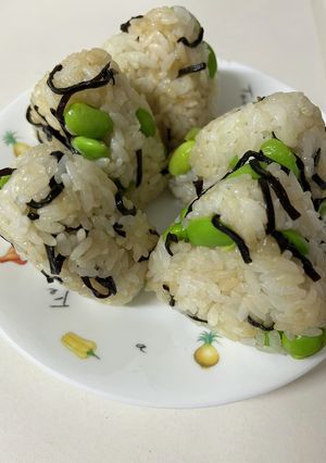 塩昆布枝豆おにぎり-レシピのメイン写真