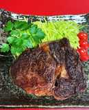 肉汁たっぷり！簡単牛リブロースステーキ