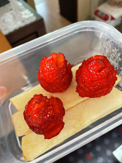 可愛い♡いちごの薔薇カット-レシピのメイン写真