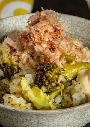 【無骨】ブロッコリーマヨ炊き込みご飯-レシピのメイン写真
