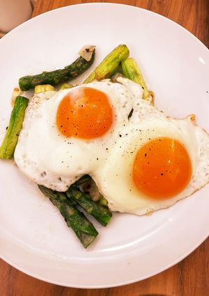 アスパラ目玉焼き-レシピのメイン写真