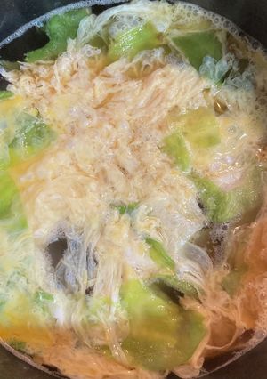 オニオンスープの素で⭐︎レタスと卵スープ-レシピのメイン写真