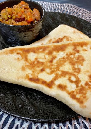 フライパンで焼く手作りナン　簡単手捏ね　-レシピのメイン写真