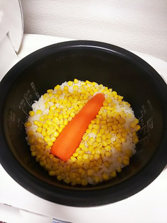 ニンジン丸ごと炊き込みご飯-レシピのメイン写真
