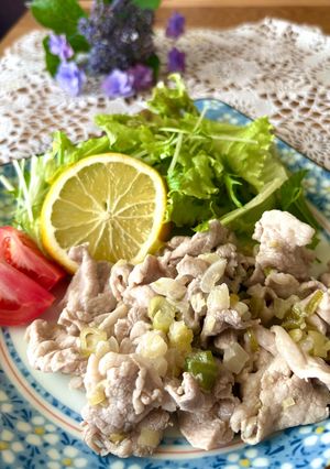 夕食豚丼★さっぱり豚こまのねぎ塩レモン炒め-レシピのメイン写真