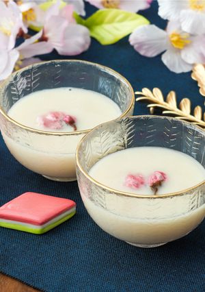 糀パウダーでつくる桜のあまざけ-レシピのメイン写真