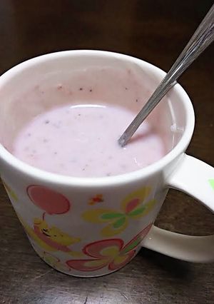 まるでいちごヨーグルト!?甘酒ヨーグルト-レシピのメイン写真