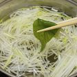 新物生わかめと白髪ネギのしゃぶしゃぶ