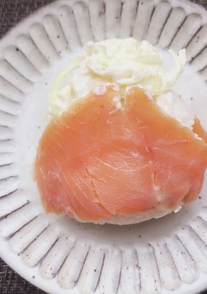 みんな喜ぶオニオンスモークサーモン握り！-レシピのメイン写真