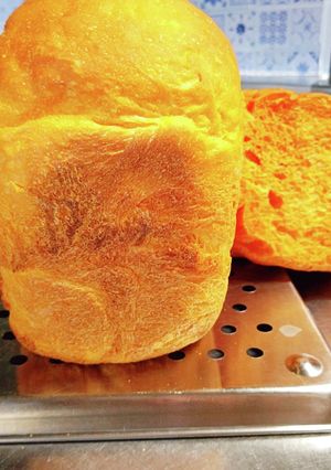 トマトジュースの食パン-レシピのメイン写真