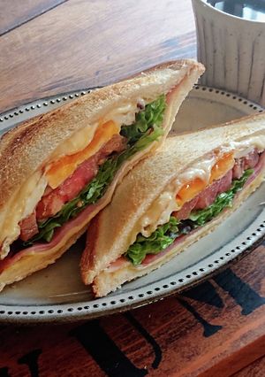 ホットサンド★定番BLTにチーズ目玉焼き-レシピのメイン写真