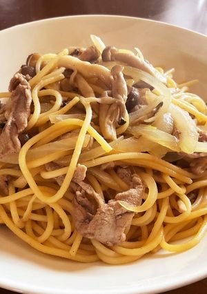 しめじと玉ねぎの醤油バタースパゲッティ♬-レシピのメイン写真