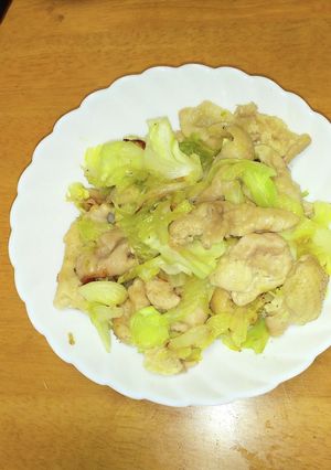 鶏皮とキャベツの塩コショウ炒め-レシピのメイン写真