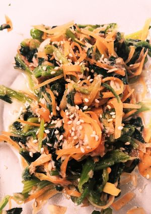 ほうれん草と人参の胡麻味噌和え-レシピのメイン写真