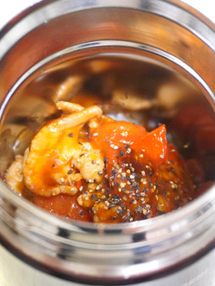 豚こまとトマトの黒胡椒炒め丼-レシピのメイン写真