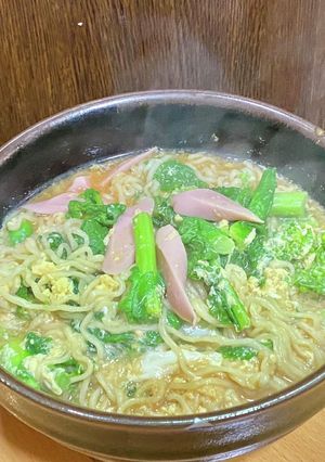 菜の花＆卵＆魚肉ソーセージで春のラーメン-レシピのメイン写真