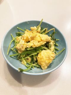 超簡単!豆苗と卵のにんにくマヨ炒め-レシピのメイン写真