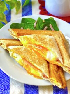 半熟卵とハムチーズの☆簡単ホットサンド-レシピのメイン写真