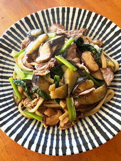 茄子と小松菜の焼きうどん-レシピのメイン写真