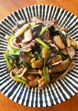 茄子と小松菜の焼きうどん-レシピのメイン写真