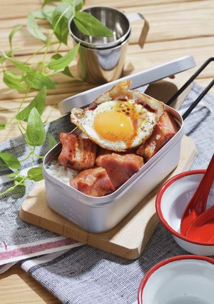 厚切りで贅沢に!こんがりベーコン丼-レシピのメイン写真