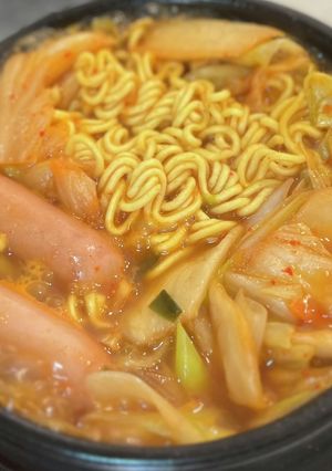 インスタントラーメンで！プデチゲ-レシピのメイン写真
