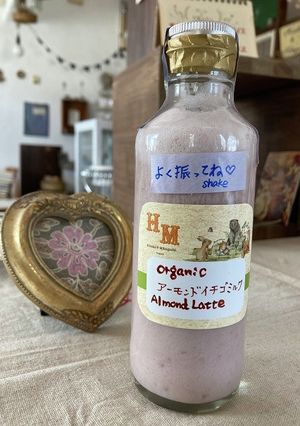 春色 アーモンドミルクイチゴラテ-レシピのメイン写真