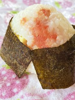 ちょっことおにぎり☆Ver. 鮭とチーズ-レシピのメイン写真